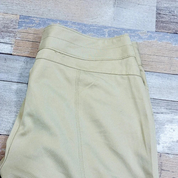 TAIL WHITE LABEL – Beige golf capri pants | Tan stretch comfort • - Picture 3 of 9
